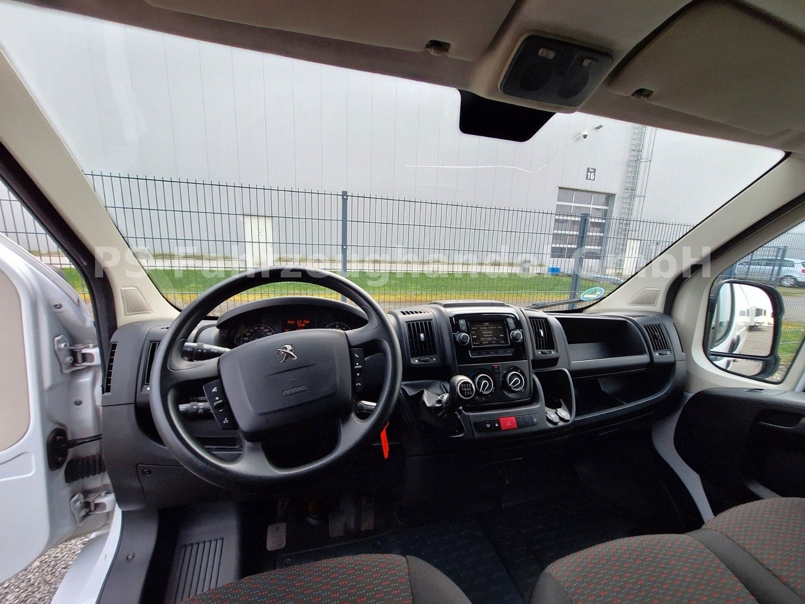 Fahrzeugabbildung Peugeot Boxer Kasten Hoch*335 L3H2*Premium BlueHDi 140