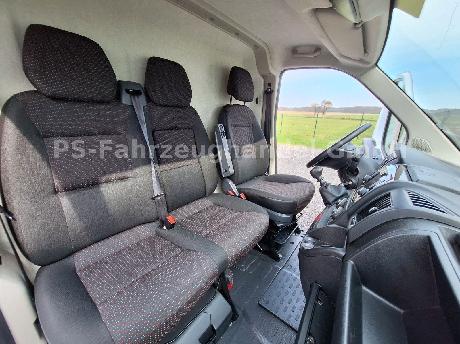 Fahrzeugabbildung Peugeot Boxer Kasten Hoch*335 L3H2*Premium BlueHDi 140