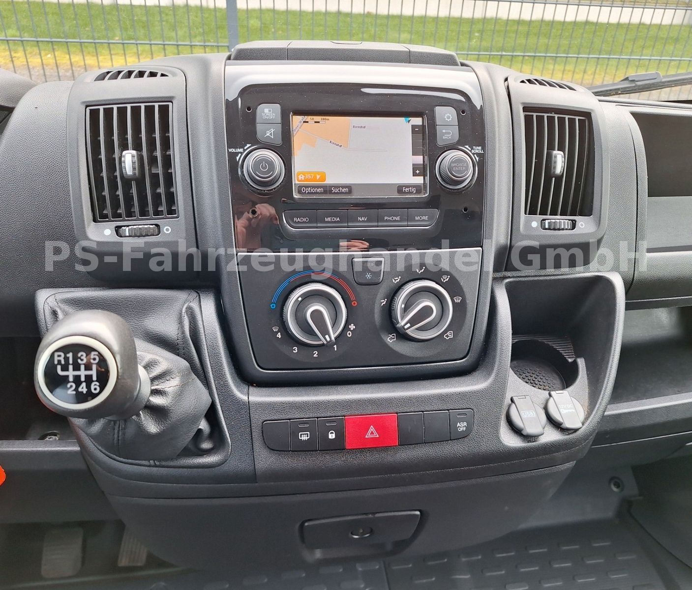 Fahrzeugabbildung Peugeot Boxer Kasten Hoch*335 L3H2*Premium BlueHDi 140
