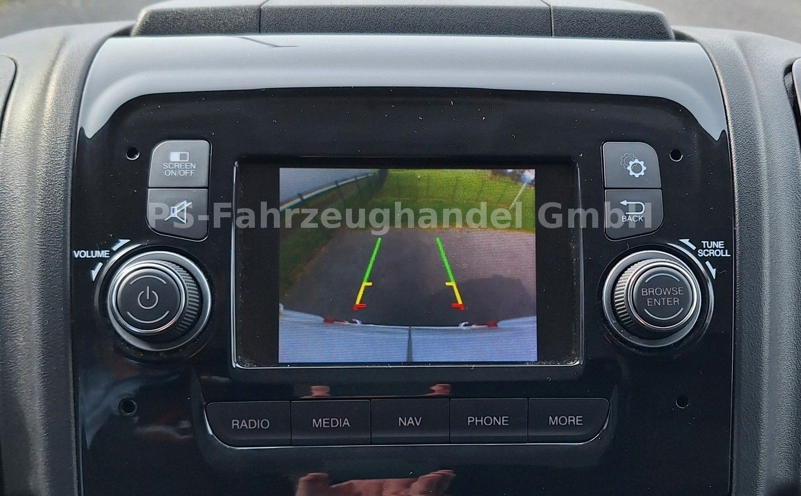 Fahrzeugabbildung Peugeot Boxer Kasten Hoch*335 L3H2*Premium BlueHDi 140