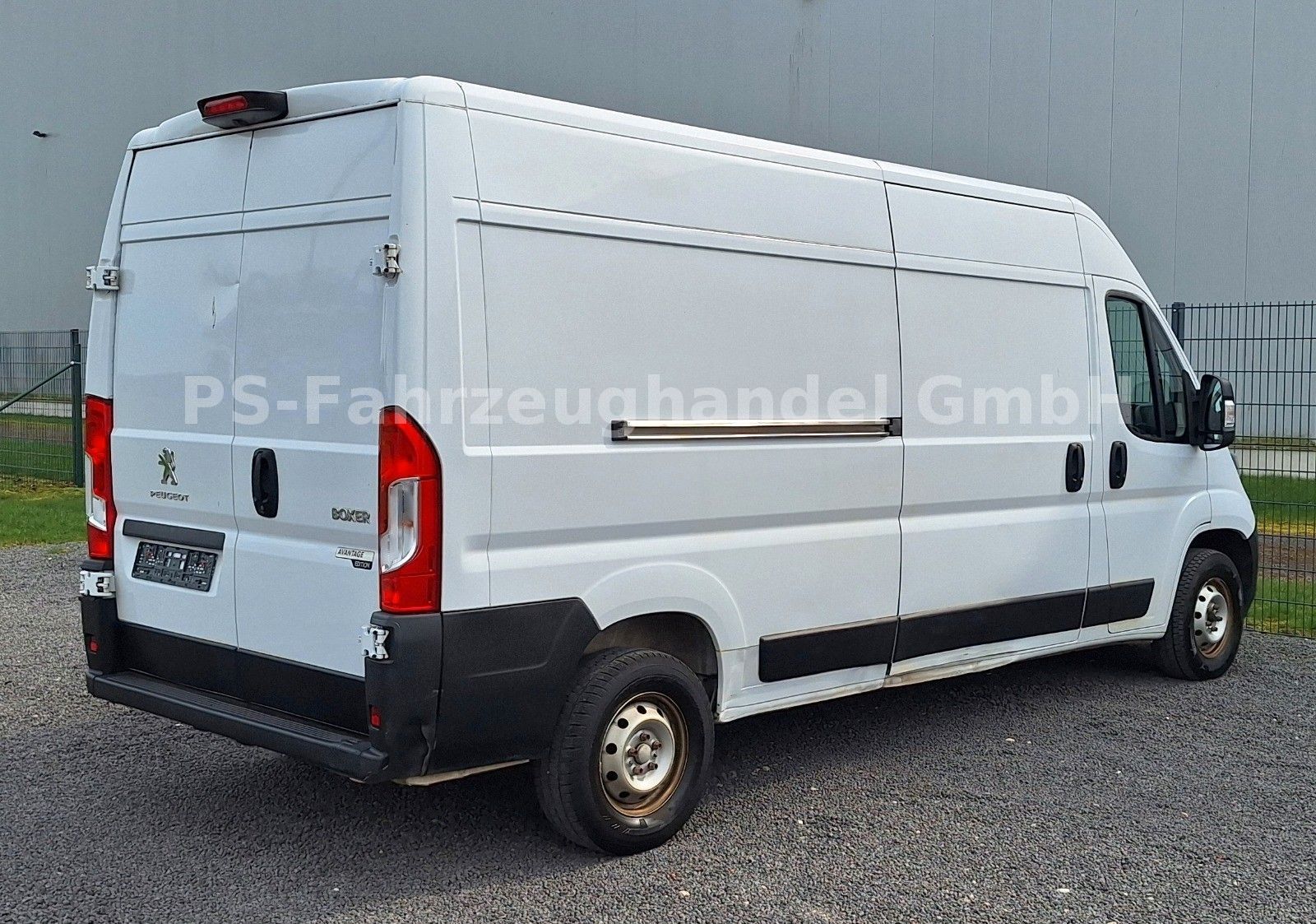 Fahrzeugabbildung Peugeot Boxer Kasten Hoch*335 L3H2*Premium BlueHDi 140