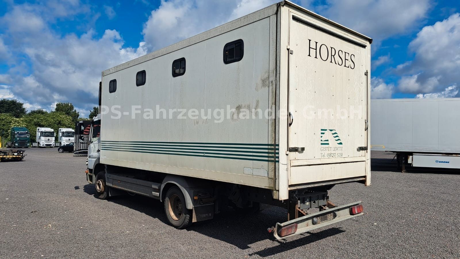 Fahrzeugabbildung Mercedes-Benz Atego 2 1218*Blatt/Luft*Pferdetransporter
