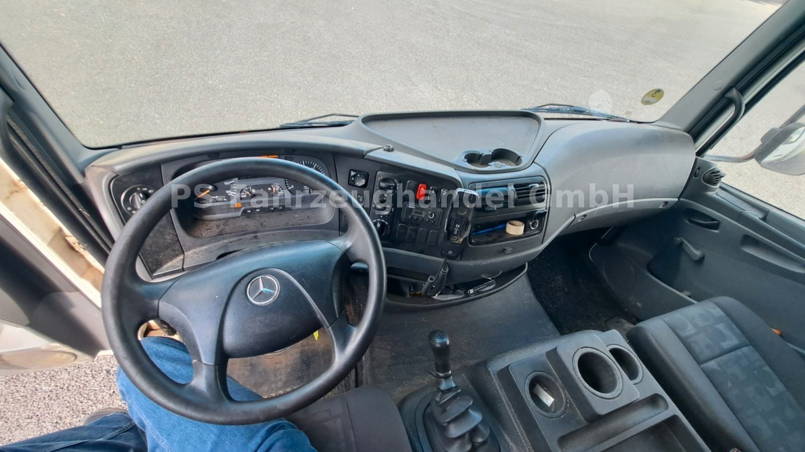Fahrzeugabbildung Mercedes-Benz Atego 2 1218*Blatt/Luft*Pferdetransporter