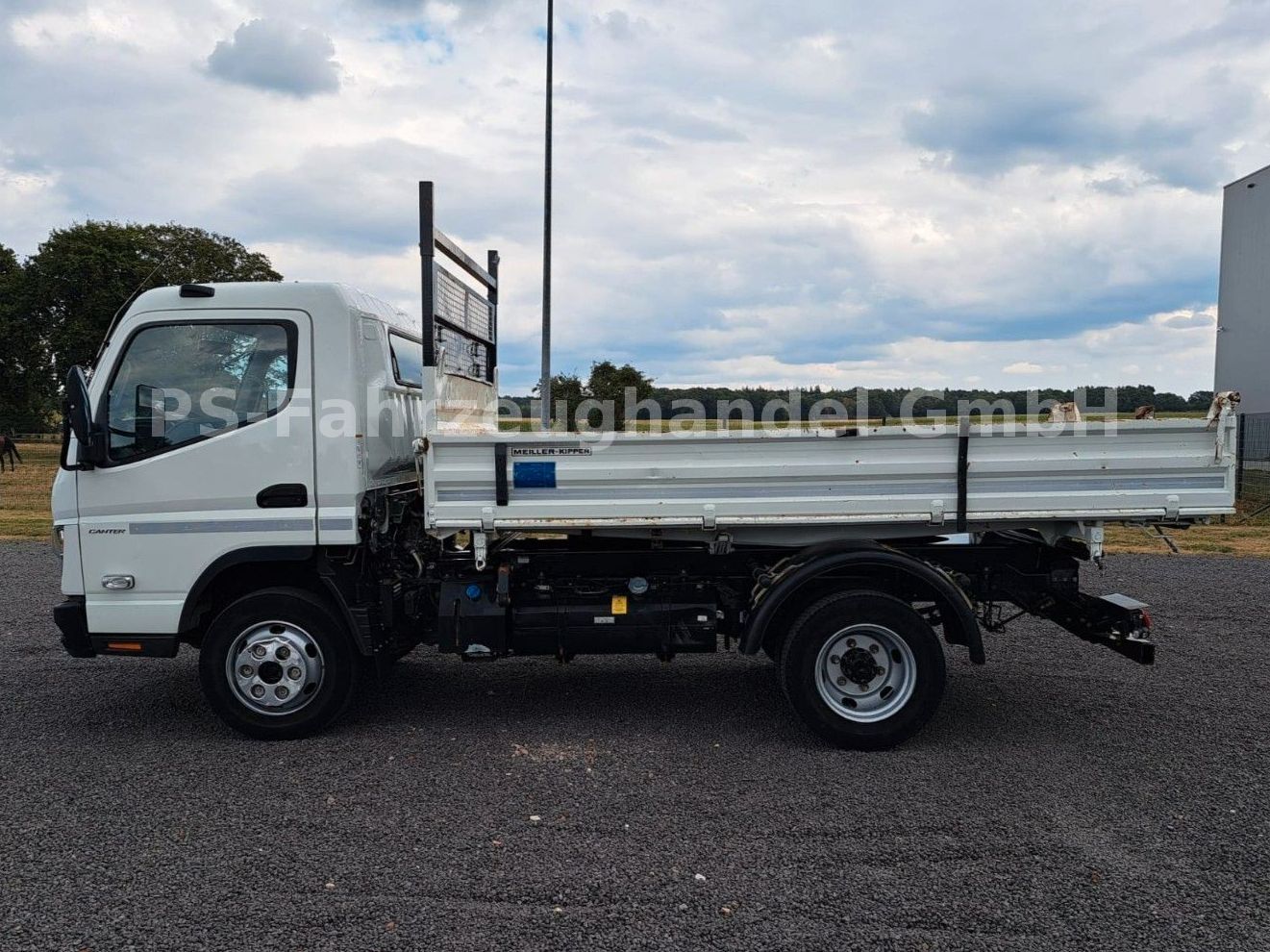 Fahrzeugabbildung FUSO Canter 7C18*Dreiseitenkipper*AHK