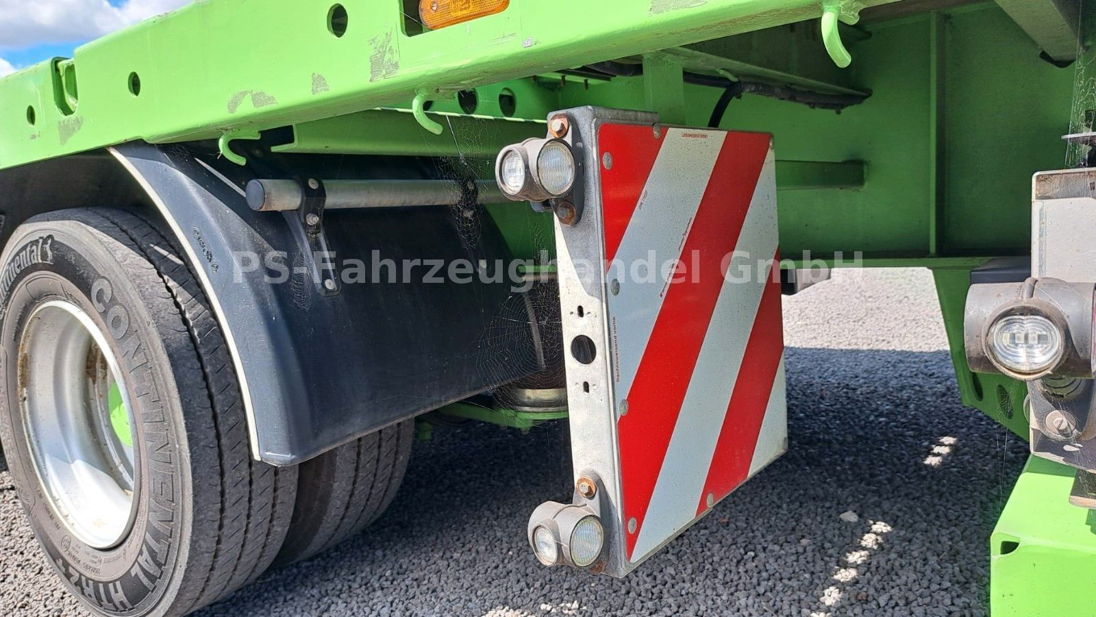 Fahrzeugabbildung HRD SPLB2Z*fernst LenkA* ContainerVer*