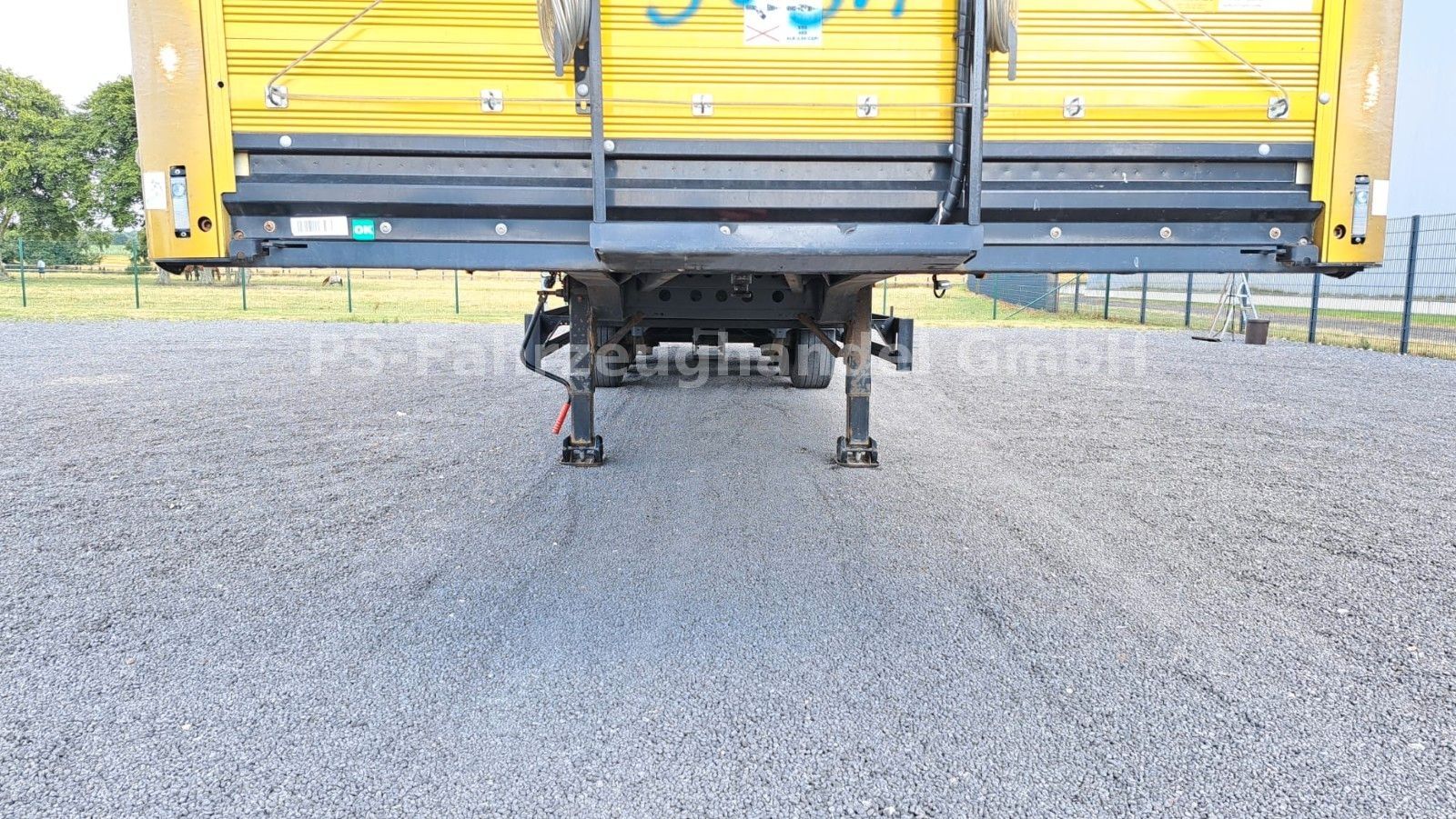 Fahrzeugabbildung Wielton Curtain Standard NS3KM4* SAF*LiftA* 7x vorhanden