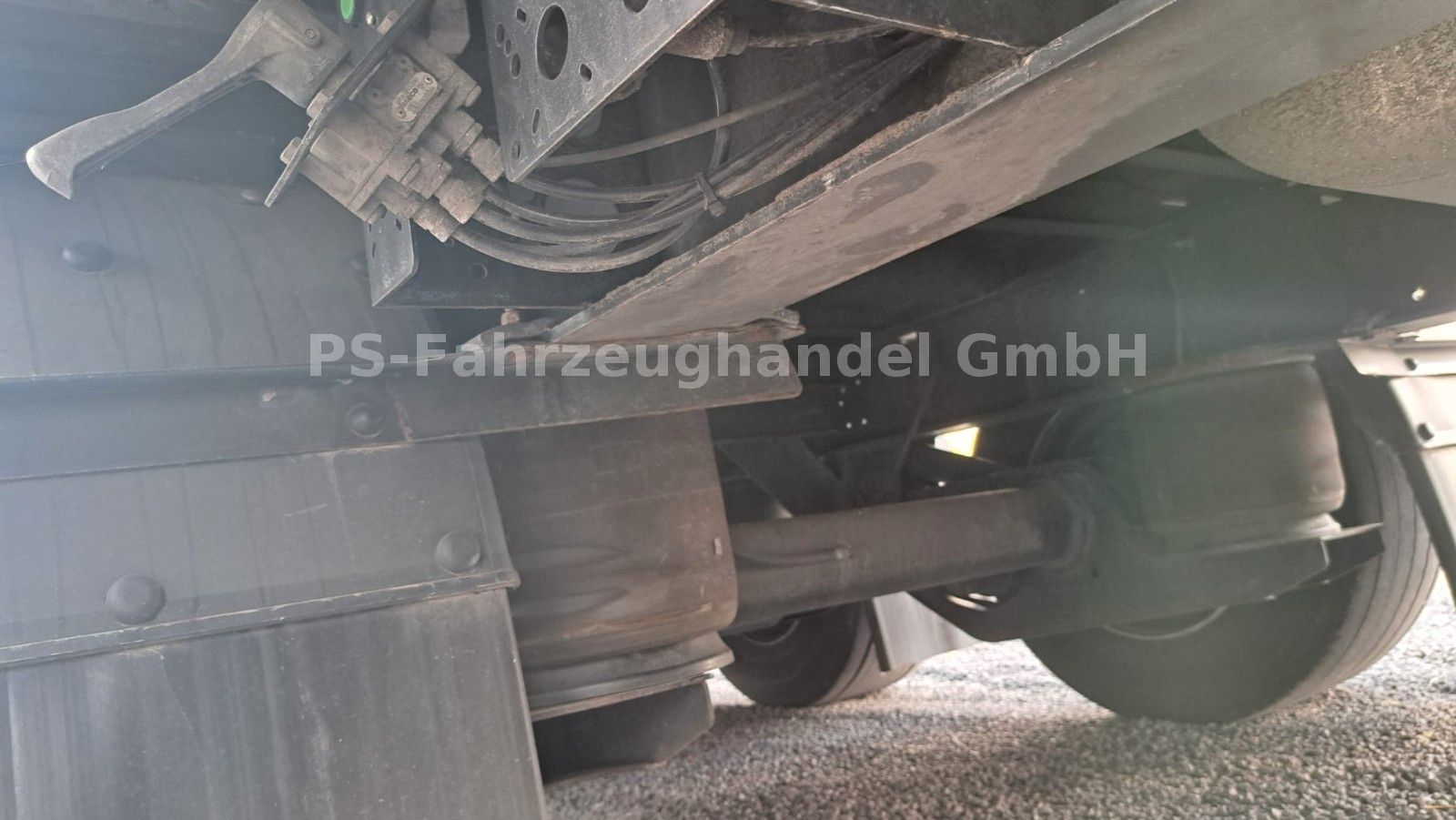 Fahrzeugabbildung Wielton Curtain *MEGA*NS3KM4*SAF*LiftA 3x vorhanden