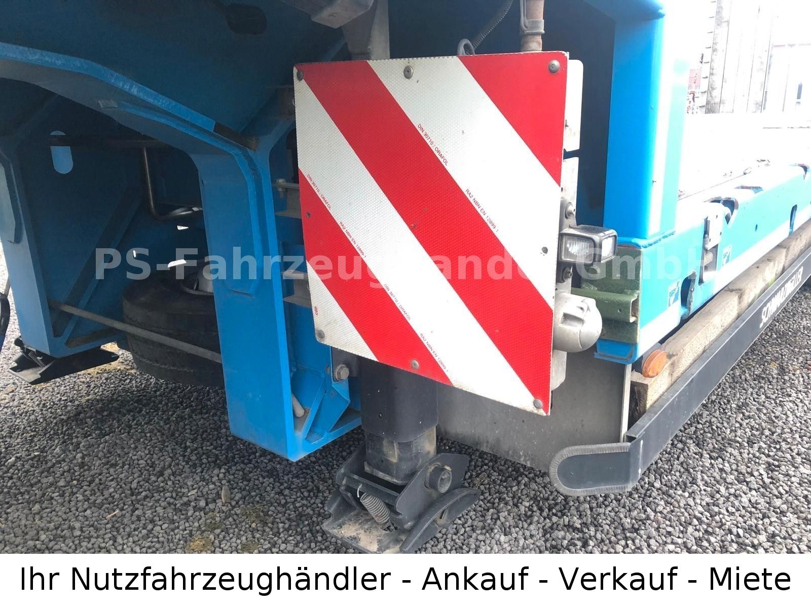 Fahrzeugabbildung Schwarzmüller *F-Serie*Tieflader*gekröpft*Hydr.Rampen