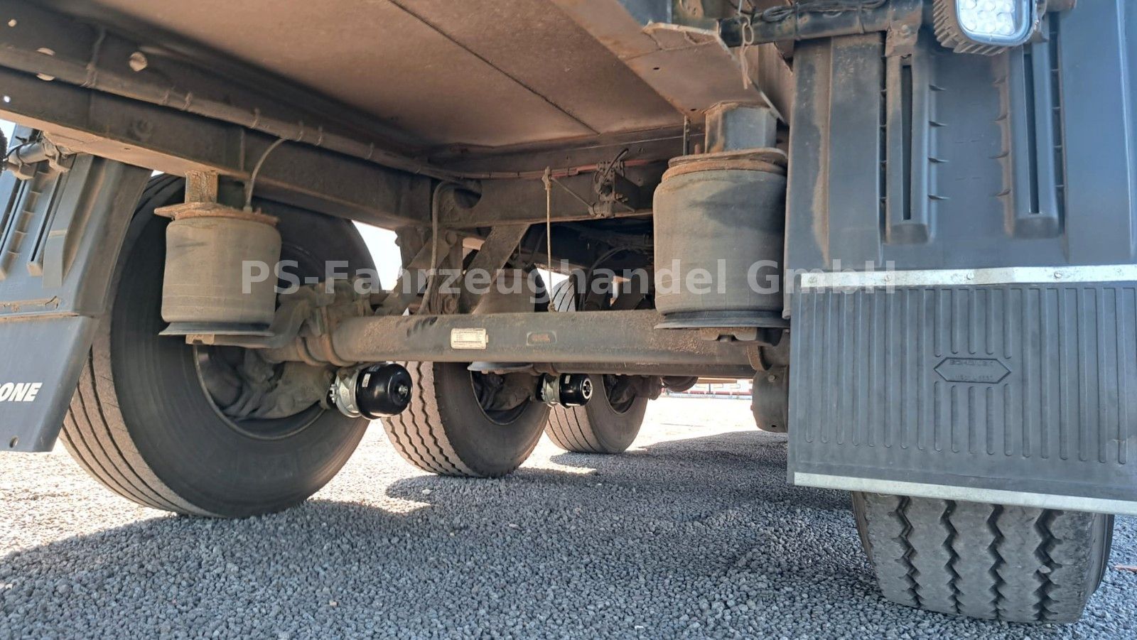 Fahrzeugabbildung Krone SDR 27 eL4-DS*Iso-Koffer*LiftA*PalKa