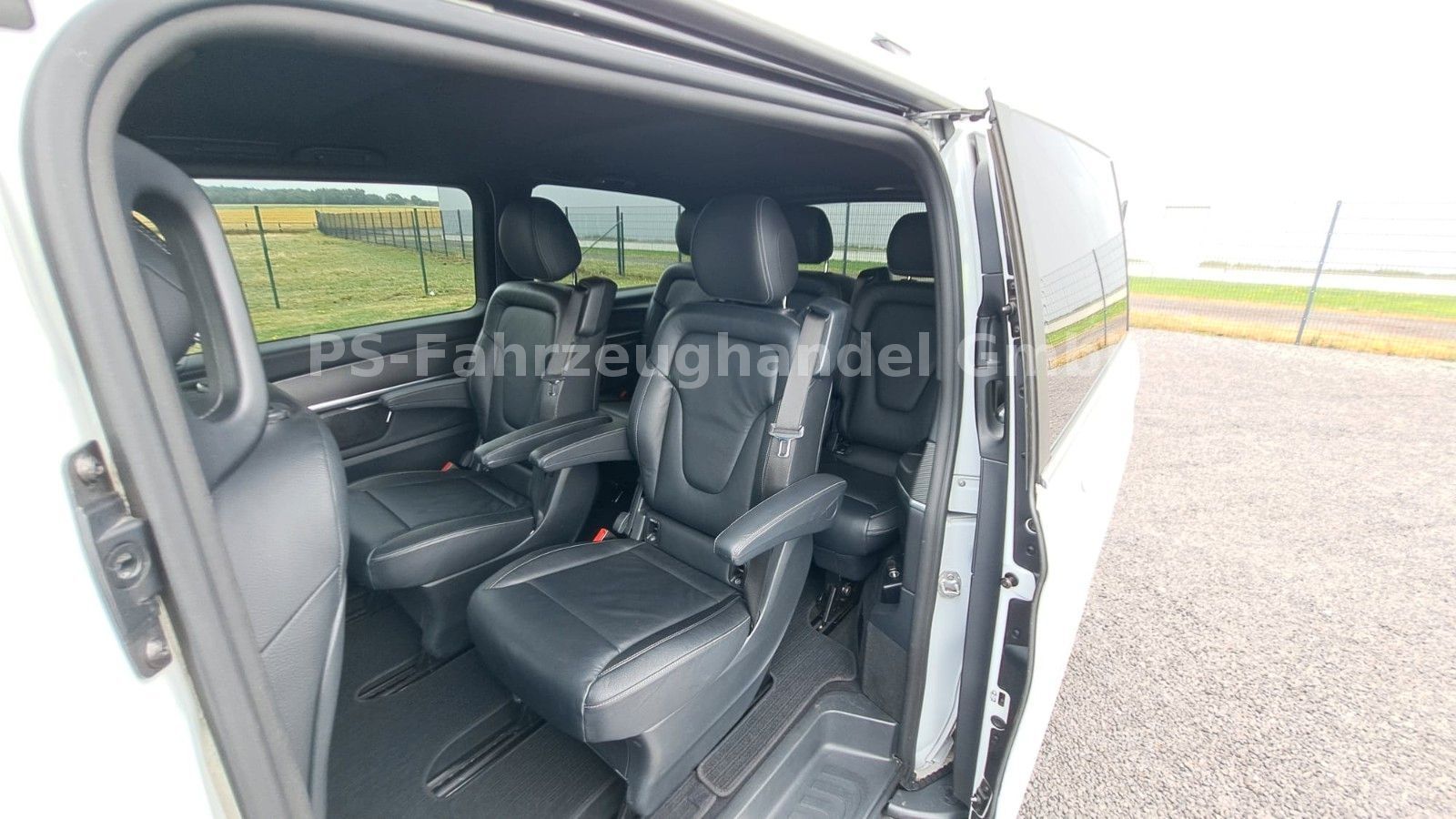 Fahrzeugabbildung Mercedes-Benz V 250 d lang Avantgarde*AMG-Line*Leder*AHK