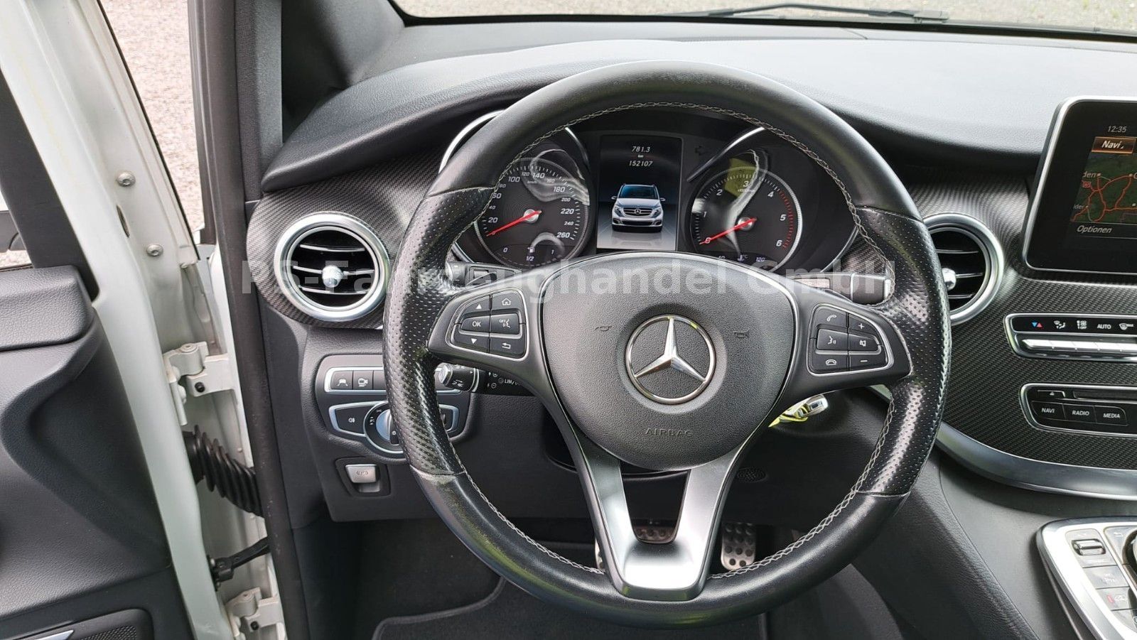 Fahrzeugabbildung Mercedes-Benz V 250 d lang Avantgarde*AMG-Line*Leder*AHK