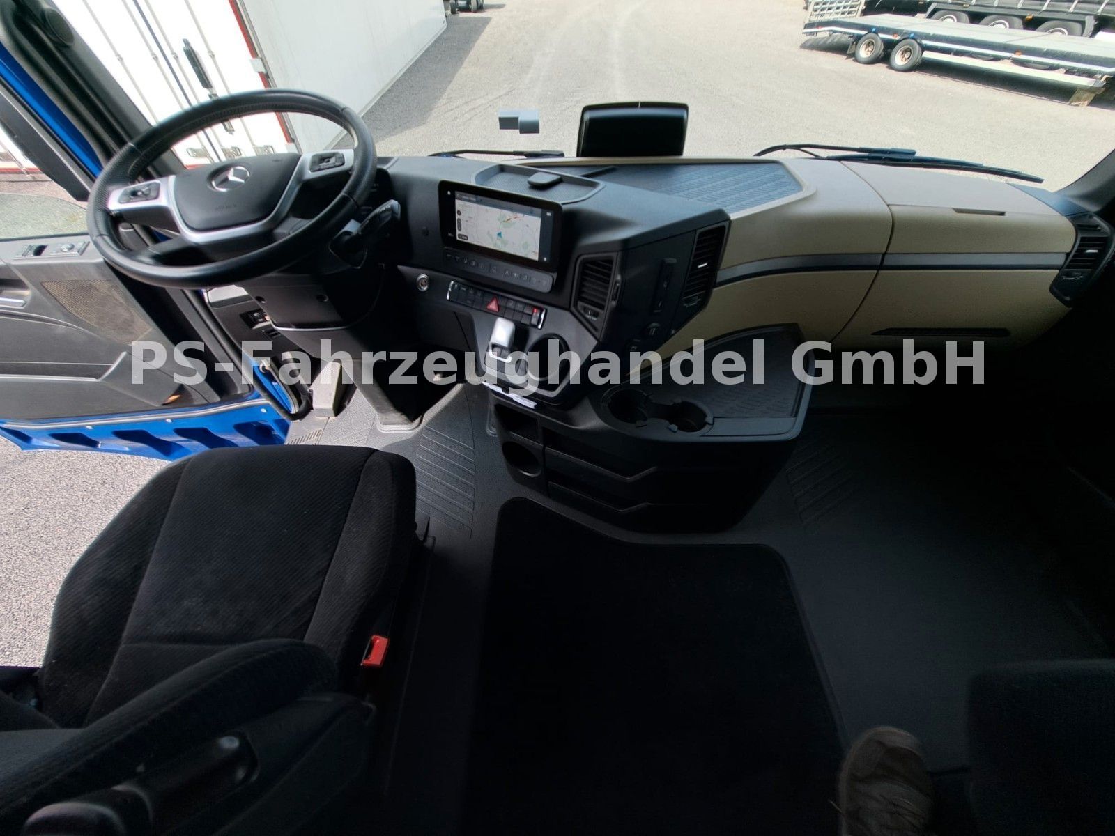 Fahrzeugabbildung Mercedes-Benz Actros 5 2551*GIGASpace*2 Tanks* Kompl.-Zug