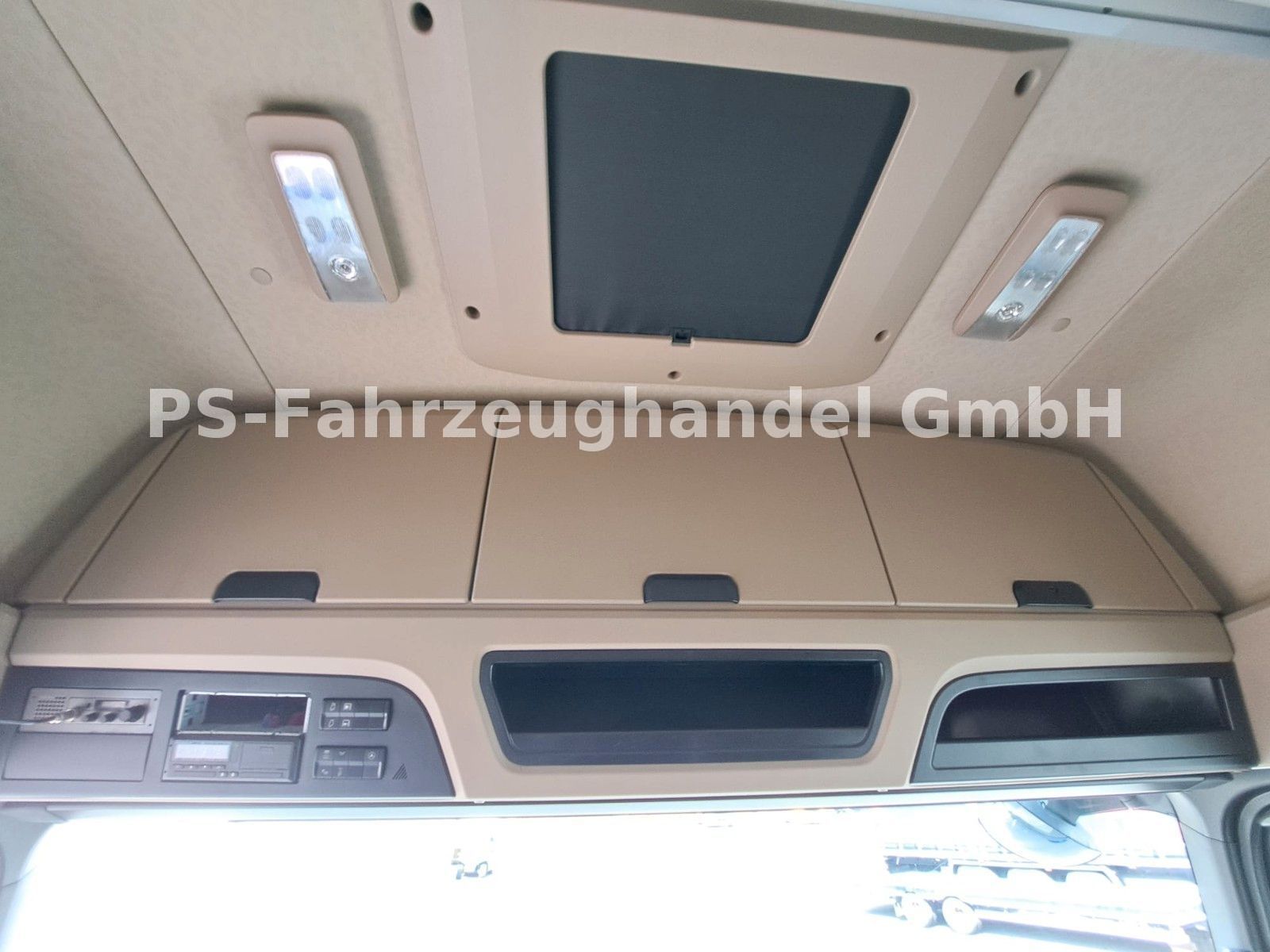 Fahrzeugabbildung Mercedes-Benz Actros 5 2551*GIGASpace*2 Tanks* Kompl.-Zug