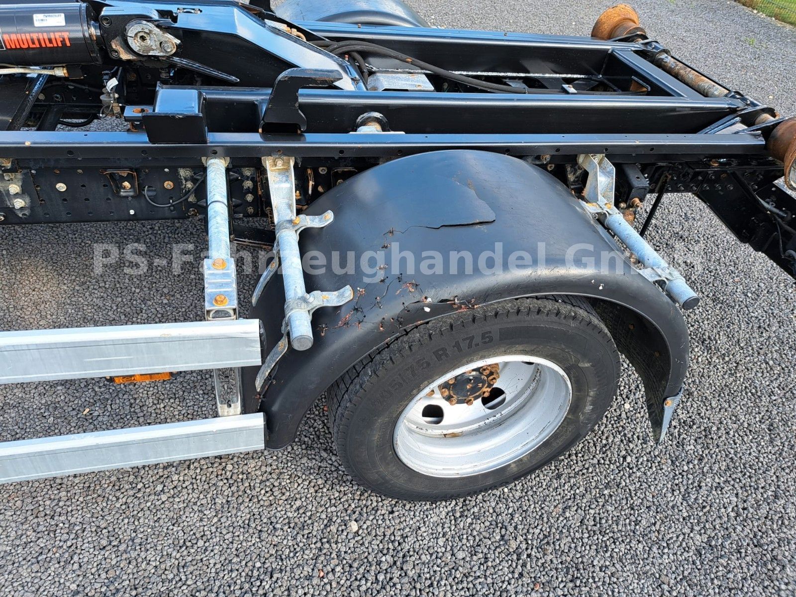 Fahrzeugabbildung FUSO Canter 7C18* HIAB Abrollkipper