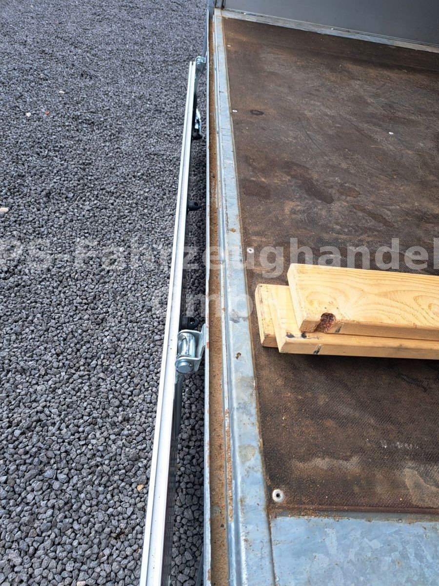 Fahrzeugabbildung Eduard P5*Schiebeplane*Auffahrrampen