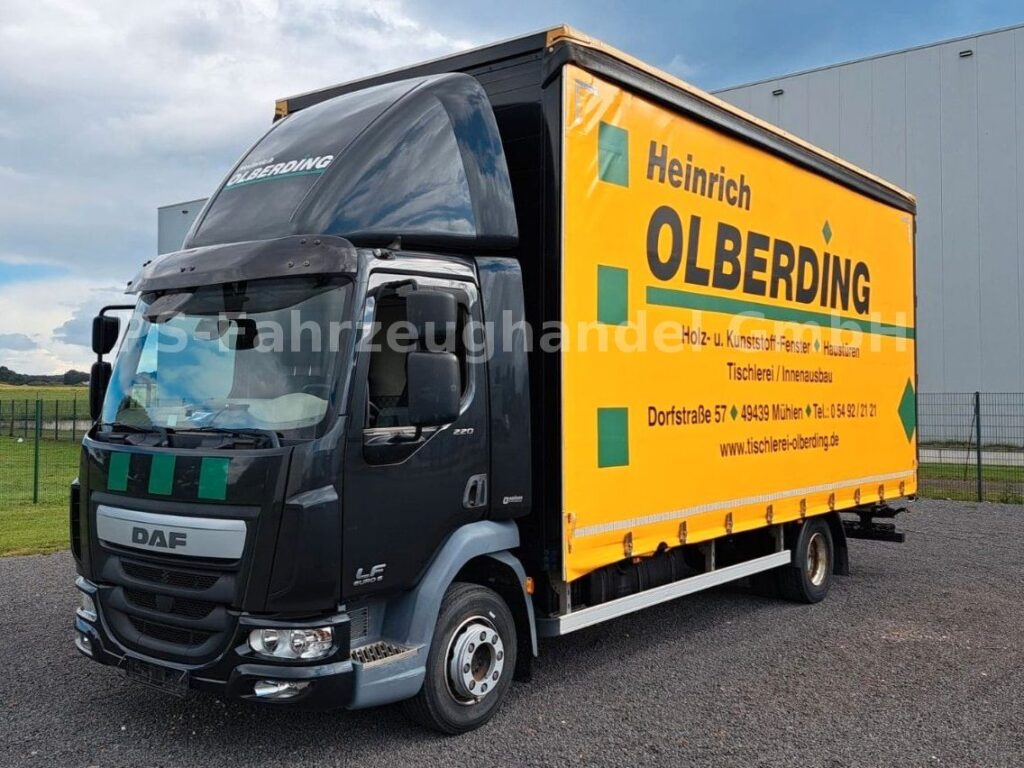 DAF LF 220 FA* 2x AHK* Schiebeplane*gepfl. Zustand