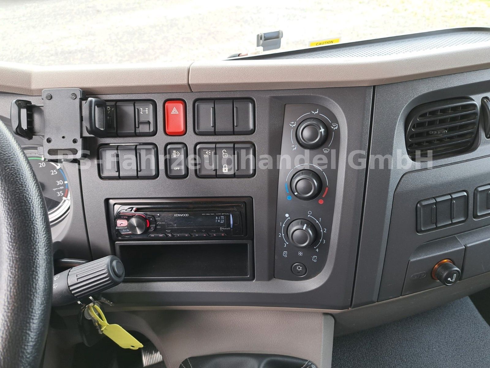 Fahrzeugabbildung DAF LF 220 FA* 2x AHK* Schiebeplane*gepfl. Zustand