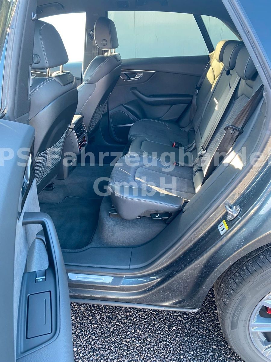 Fahrzeugabbildung Audi Q8 50 TDI quattro competition plus*MMI*HUD*AHK