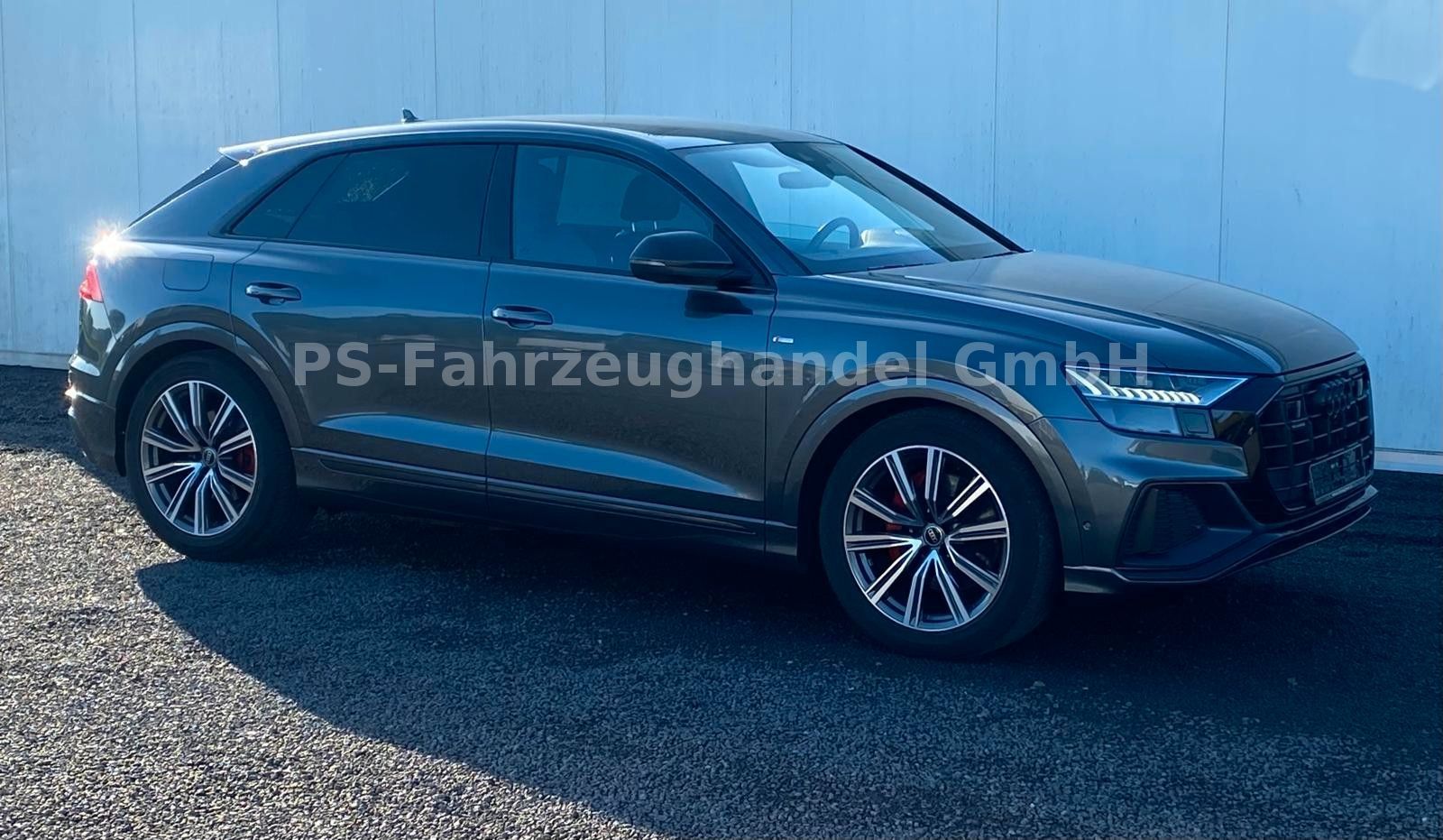 Fahrzeugabbildung Audi Q8 50 TDI quattro competition plus*MMI*HUD*AHK
