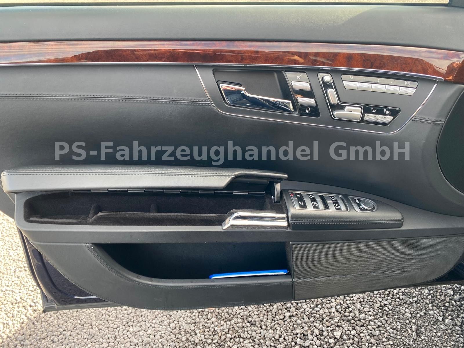 Fahrzeugabbildung Mercedes-Benz Limousine S 500 4Matic L
